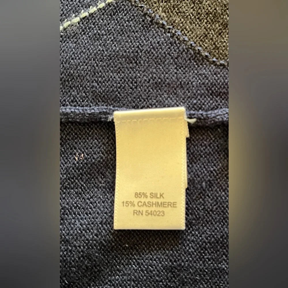 Banana Republic - Men’s Preowned Silk & Cashmere V Neck Sweater - Blue - Size L